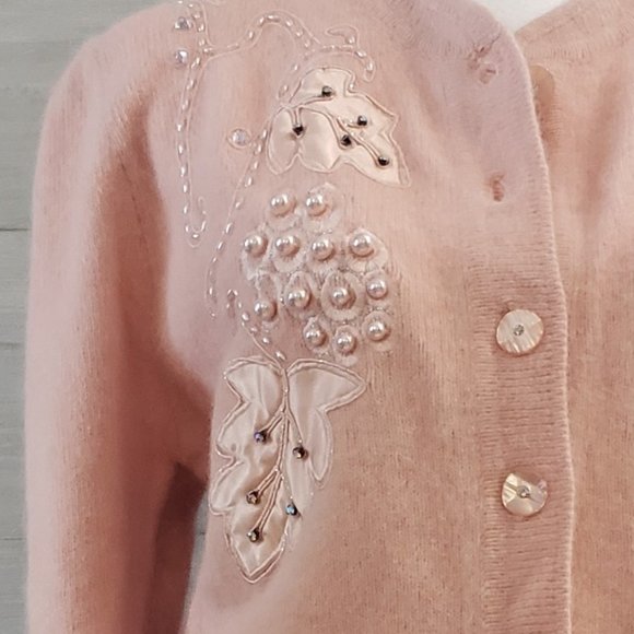 Perfect Vintage Carducci Embellished Lambswool/Angora Pink Sweater (M) - Picture 2 of 10
